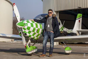 Aquila A211