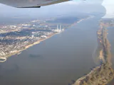 Rundflug über Hamburg: Elbe und Alster, Segelbötchen und Elbphilharmonie