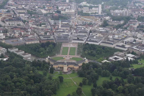 Rundflug ab Baden-Airpark nach Ettlingen und Karlsruhe